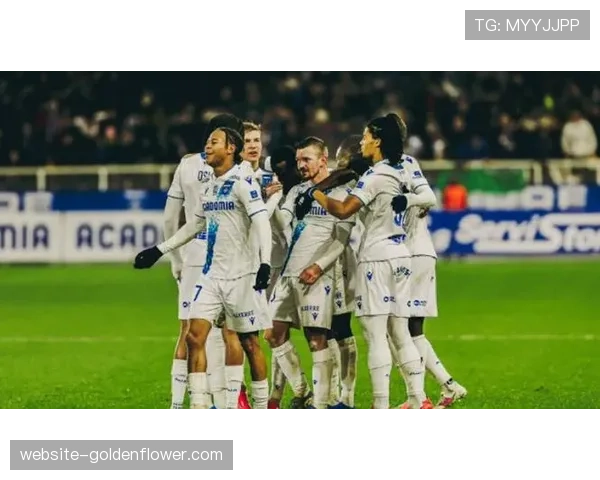 朗斯主场不败金身告破，领头羊优势缩水至1分，法甲争冠悬念再起